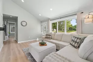 857 Hunt Ave, Neenah, WI 54956 - Photo 5