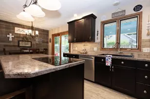 1919 Brookfield Dr, Neenah, WI 54956 - Photo 11