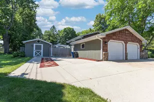 1919 Brookfield Dr, Neenah, WI 54956 - Photo 55