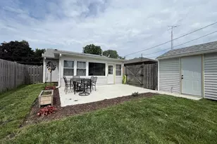 7737 10th Ave, Kenosha, WI 53143 - Photo 9