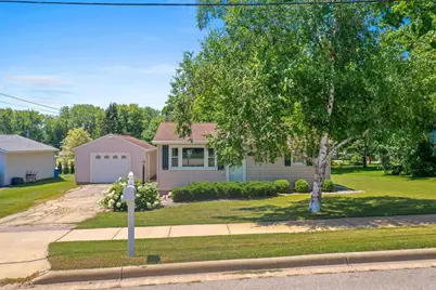 535 N Webster Avenue, Omro, WI 54963 - Photo 1