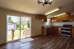 500 Pheasant Dr, New London, WI 54961 - Photo 3