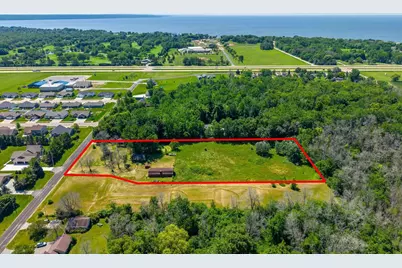 N8801 S Coop Road, Menasha, WI 54952 - Photo 3