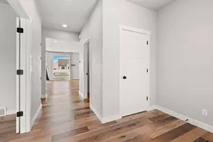 N9239 Laura St, Appleton, WI 54915 - Photo 7