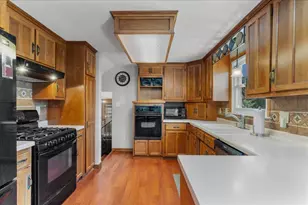 1496 Russell St, Green Bay, WI 54304 - Photo 15
