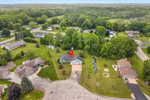 3137 Hartford Ct, Suamico, WI 54313 - Photo 45