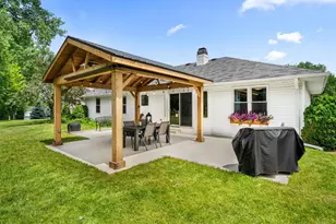 3137 Hartford Ct, Suamico, WI 54313 - Photo 3