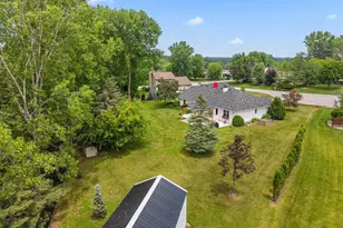 3137 Hartford Ct, Suamico, WI 54313 - Photo 43