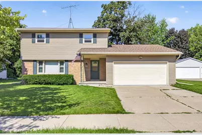 1235 S Westhaven Drive, Oshkosh, WI 54904 - Photo 1