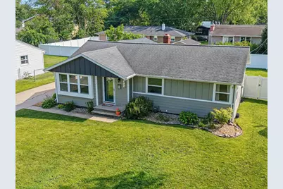 424 Memory Court, Green Bay, WI 54301 - Photo 3