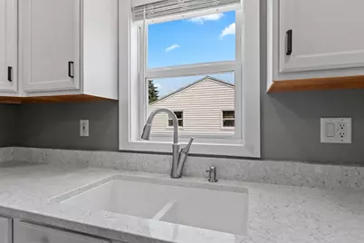 424 Memory Court, Green Bay, WI 54301 - Photo 13