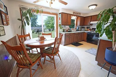 2915 Brookview Court, Green Bay, WI 54313 - Photo 5