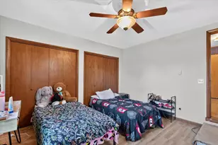 1866 Oakridge Rd, Neenah, WI 54956 - Photo 9