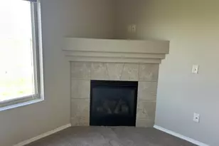 1685 W Main Cir, De Pere, WI 54115 - Photo 9