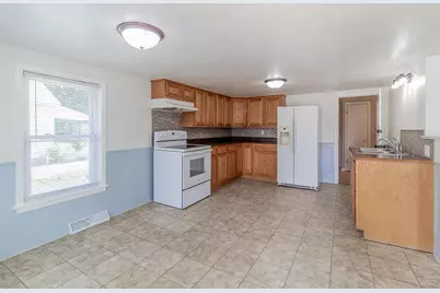 803 Shiocton Street, New London, WI 54961 - Photo 3