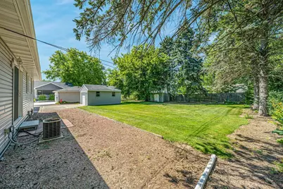 3332 W 1st Avenue, Appleton, WI 54914 - Photo 39