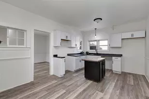 236 W South Park Ave, Oshkosh, WI 54902 - Photo 17