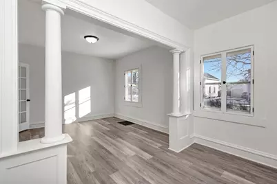 236 W South Park Avenue, Oshkosh, WI 54902 - Photo 11