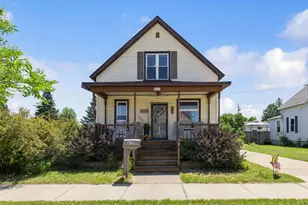 835 Gladstone St, Marinette, WI 54143 - Photo 39