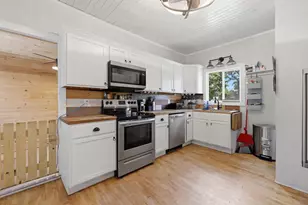 427 5th St, Waupaca, WI 54981 - Photo 13