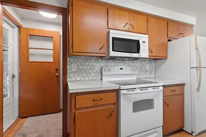 621 Karl Street, Green Bay, WI 54301 - Photo 11