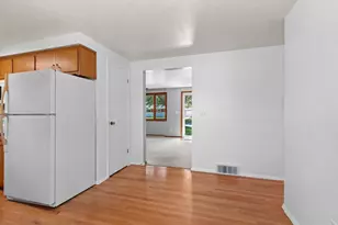 621 Karl St, Green Bay, WI 54301 - Photo 7