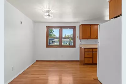 621 Karl Street, Green Bay, WI 54301 - Photo 5