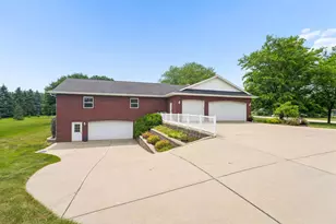 1 W Cedar St, Hilbert, WI 54129 - Photo 45
