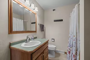 1412 Parkview Dr, New London, WI 54961 - Photo 33