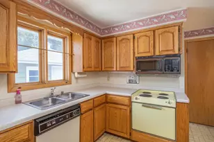 420 W Lindbergh St, Appleton, WI 54911 - Photo 3