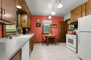 932 E Commercial St, Appleton, WI 54911 - Photo 9