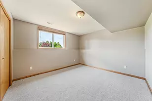 2631 Grassy Ln, Neenah, WI 54956 - Photo 31
