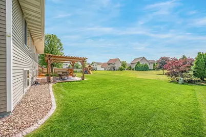 2631 Grassy Lane, Neenah, WI 54956 - Photo 37