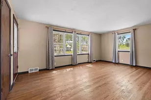 965 Betty Ave, Neenah, WI 54956 - Photo 5