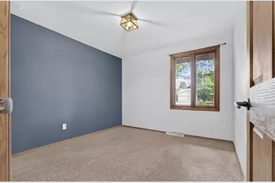 2554 Wildflower, Green Bay, WI 54311 - Photo 17