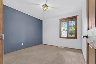 2554 Wildflower, Green Bay, WI 54311 - Photo 17