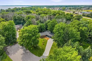 W6439 Lakeview Ct, Menasha, WI 54952 - Photo 3