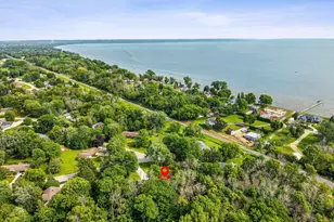 W6439 Lakeview Ct, Menasha, WI 54952 - Photo 5