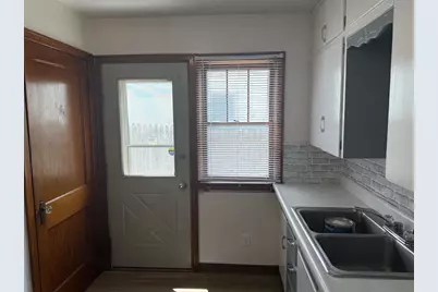 141 McKinley Avenue, Clintonville, WI 54129 - Photo 5