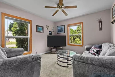 882 Higgins Avenue, Neenah, WI 54956 - Photo 19