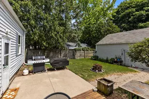 882 Higgins Ave, Neenah, WI 54956 - Photo 17