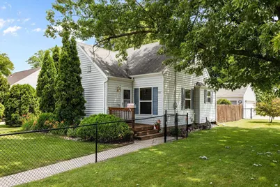 882 Higgins Avenue, Neenah, WI 54956 - Photo 1