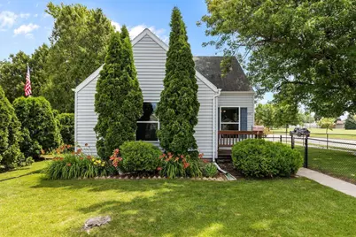 882 Higgins Avenue, Neenah, WI 54956 - Photo 3