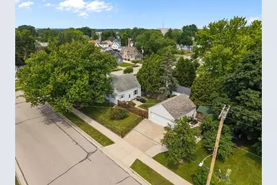 882 Higgins Avenue, Neenah, WI 54956 - Photo 5