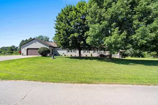 N10831 Kratzke Rd, Clintonville, WI 54929 - Photo 5