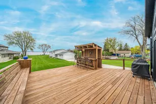 N8805 Lakeshore Dr, Van Dyne, WI 54979 - Photo 3