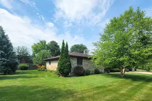 1101 E Meadow Grove Blvd, Appleton, WI 54915 - Photo 3
