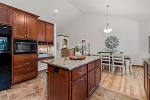 1983 Creek Side Dr, Neenah, WI 54956 - Photo 23