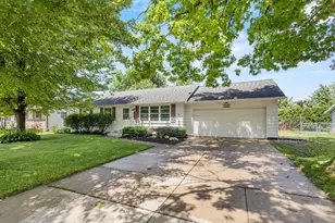 1510 Lindale Ln, Green Bay, WI 54313 - Photo 3