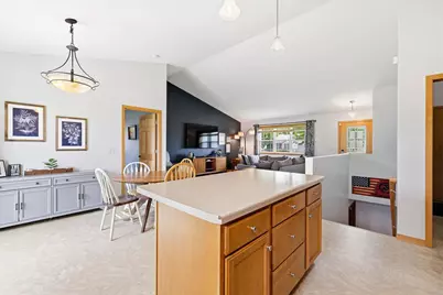 N9433 Evan Street, Appleton, WI 54915 - Photo 7